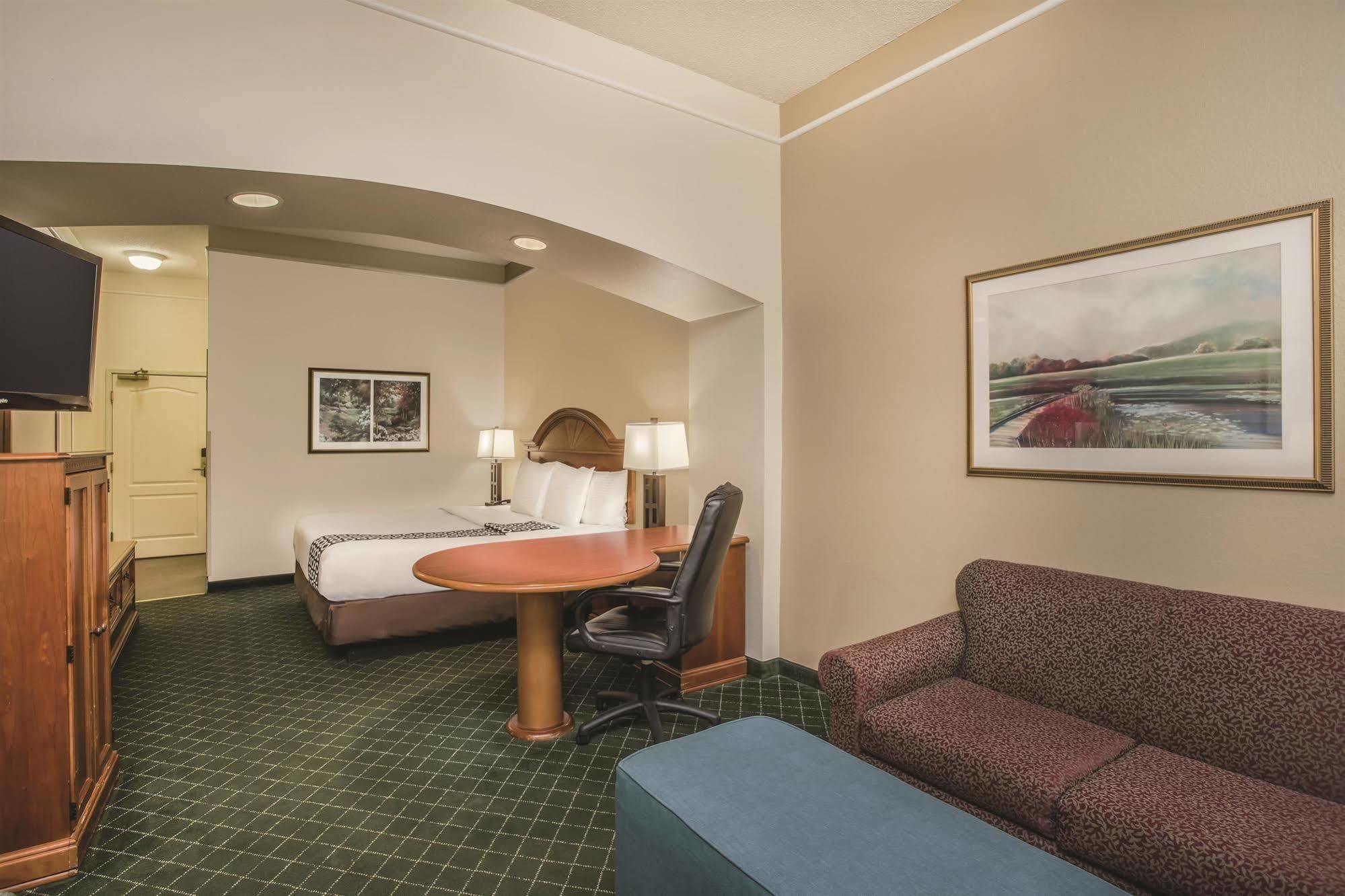 Отель La Quinta By Wyndham Atlanta Стокбридж Экстерьер фото